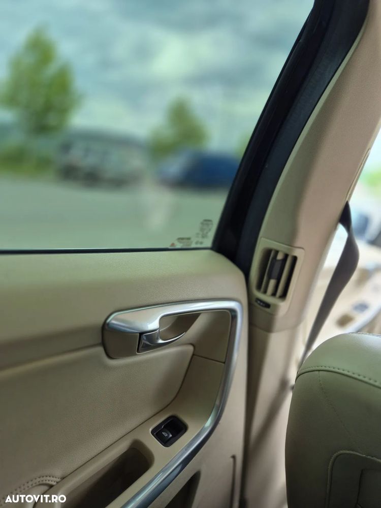 Volvo XC 60 - 24