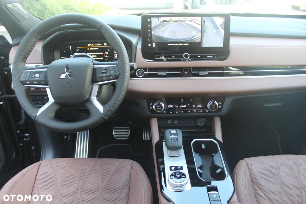 Mitsubishi Outlander Instyle Plus - 25