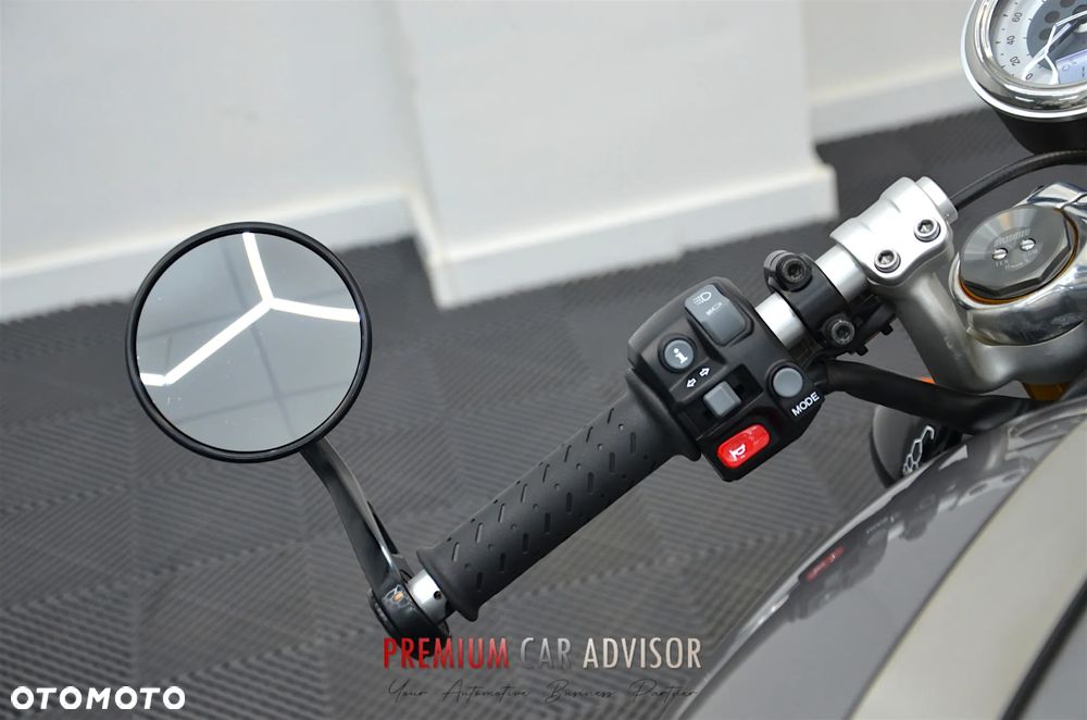 Triumph Thruxton - 12