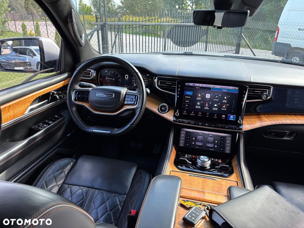 Jeep Grand Wagoneer - 29