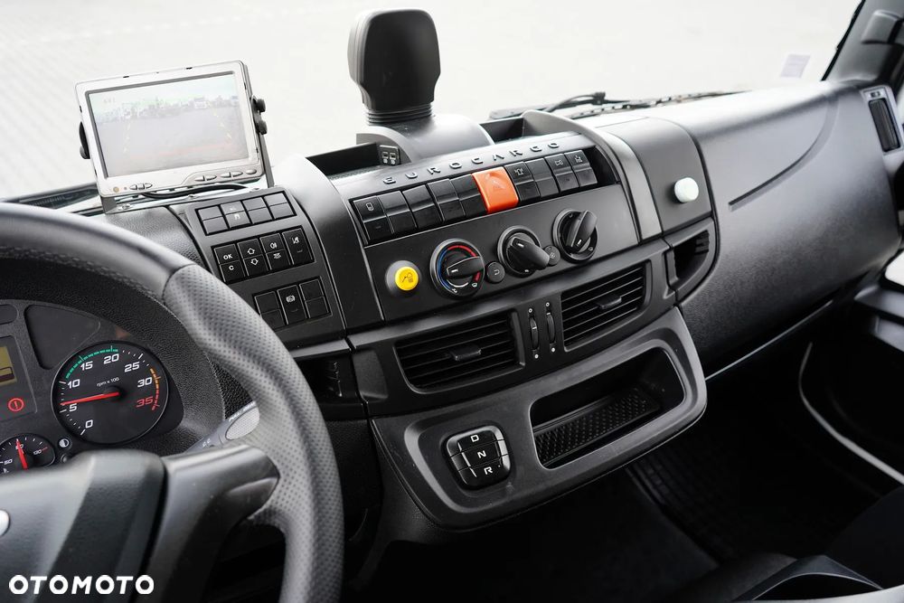 Iveco EUROCARGO / 180-250 / SKRZYNIOWY + HDS / HYVA HC - 153 / ROTATOR / PILOT - 29