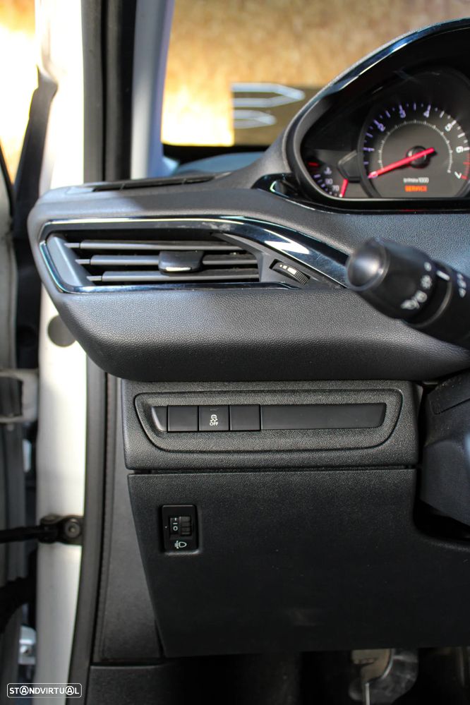 Peugeot 208 1.2 VTi Active - 27