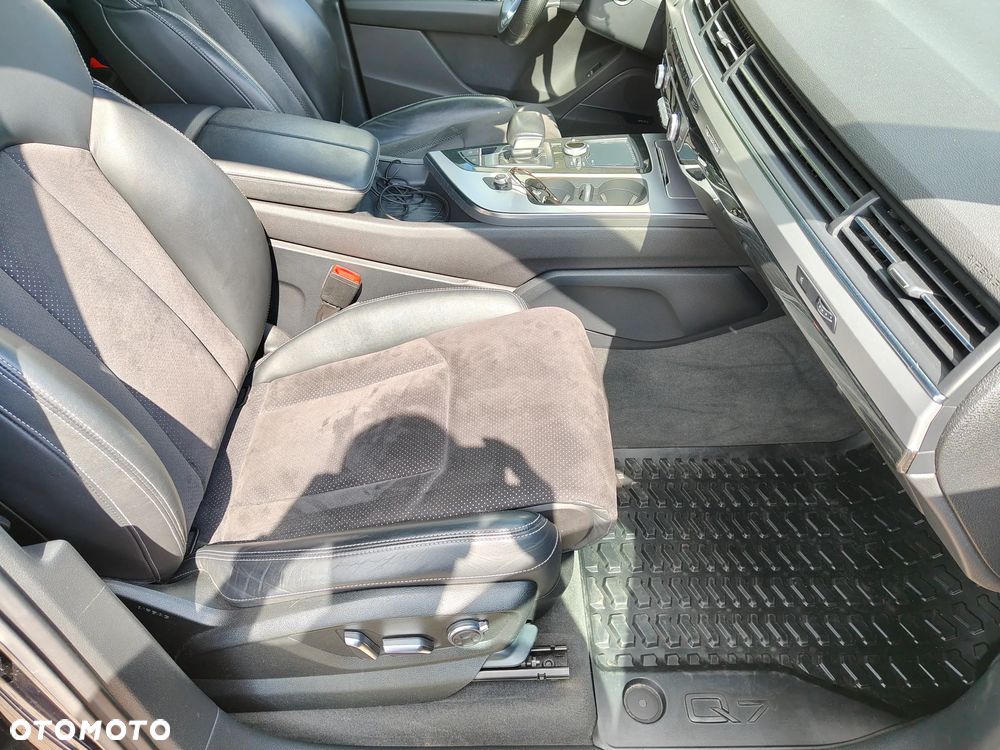 Audi Q7 - 11