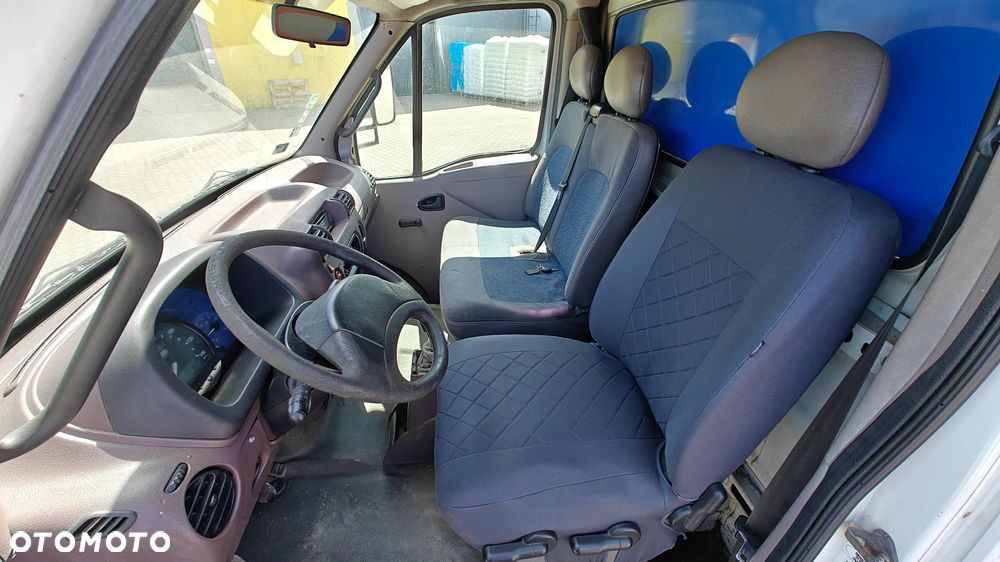Renault Mascott - 12