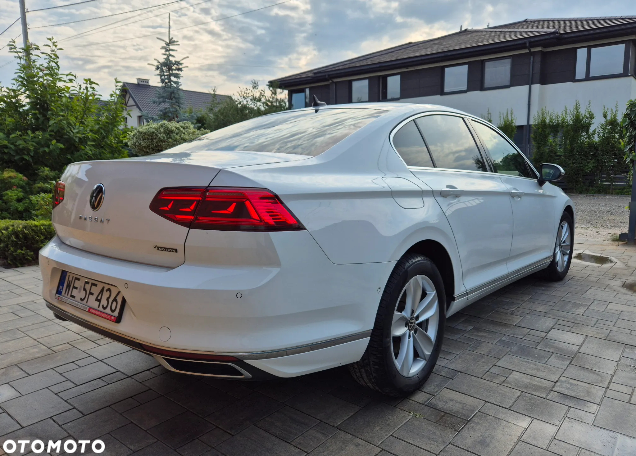Volkswagen Passat 2.0 TDI 4Mot Elegance DSG - 8