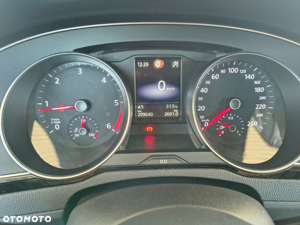 Volkswagen Passat - 18