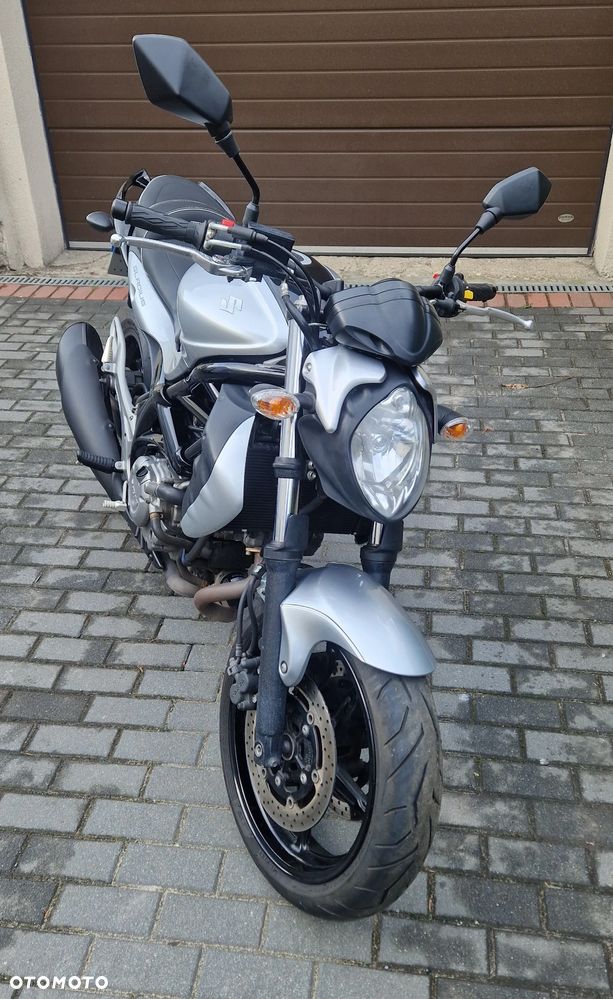 Suzuki Gladius - 3