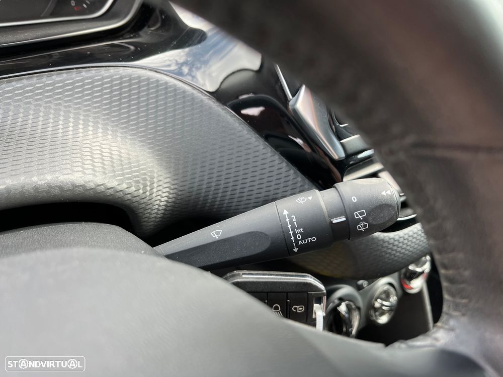 Peugeot 2008 1.5 BlueHDi Signature - 28
