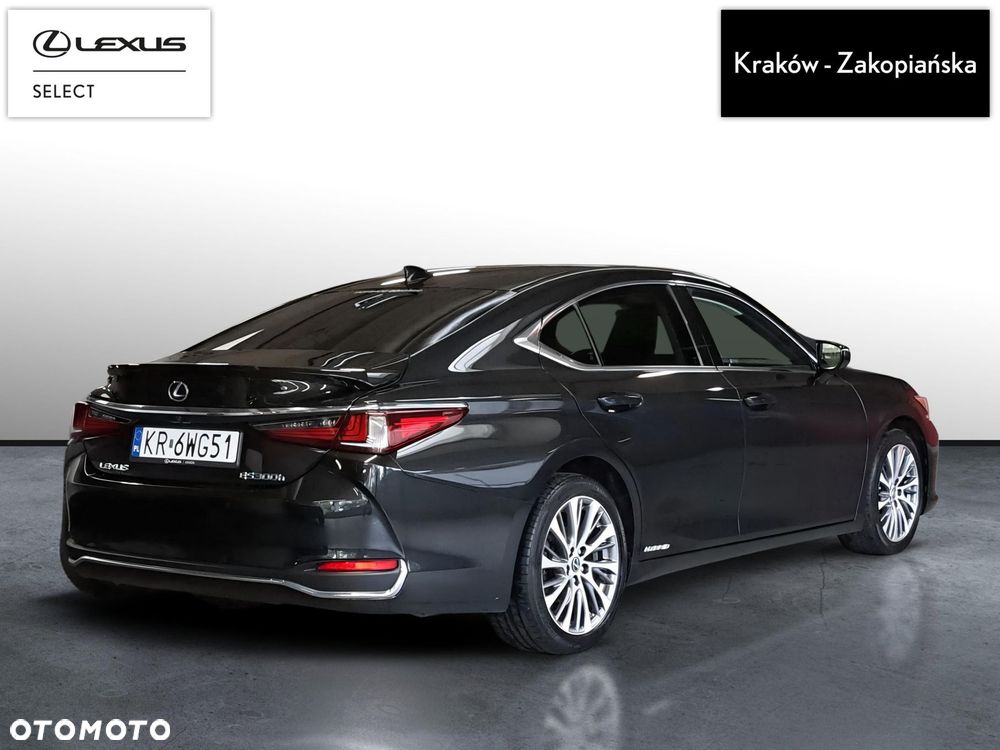 Lexus ES - 10