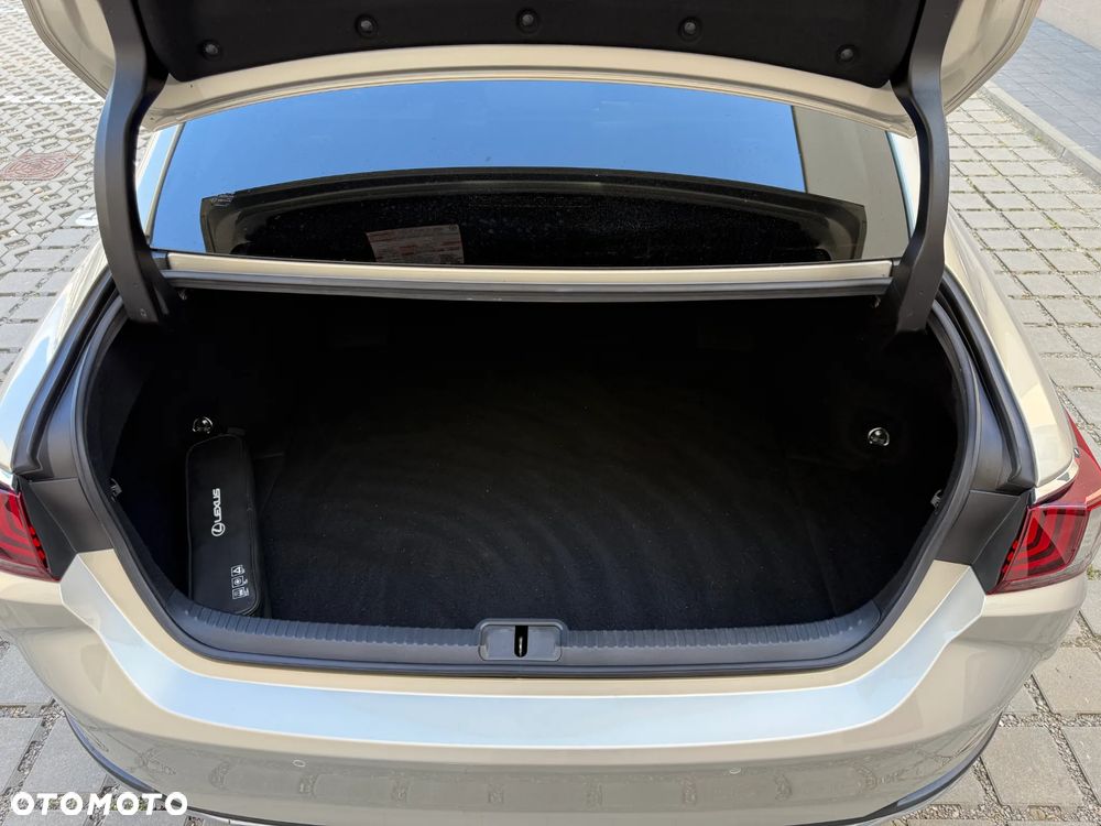 Lexus ES 300h Prestige - 17