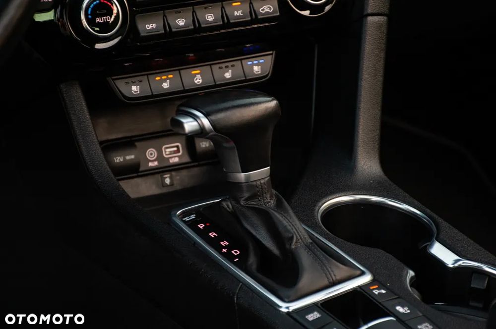 Kia Sportage 2,0 CRDI AWD GT Line - 38