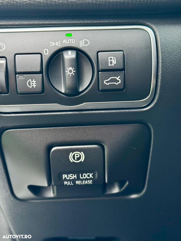 Volvo XC 60 D4 AWD Geartronic Summum - 38