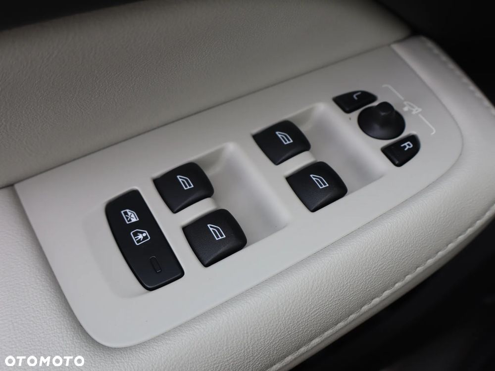 Volvo V60 D4 Inscription - 25