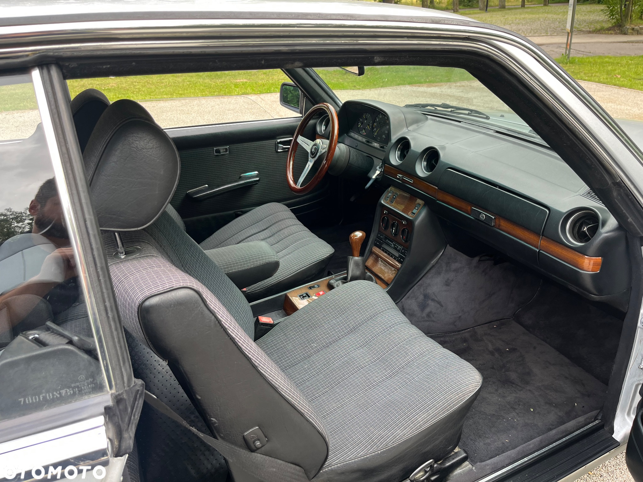 Mercedes-Benz W123 - 8