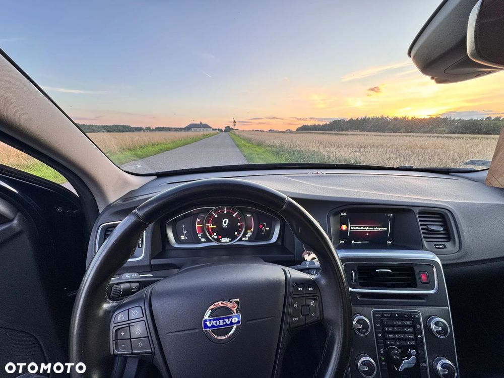 Volvo S60 D4 Drive-E Momentum - 12