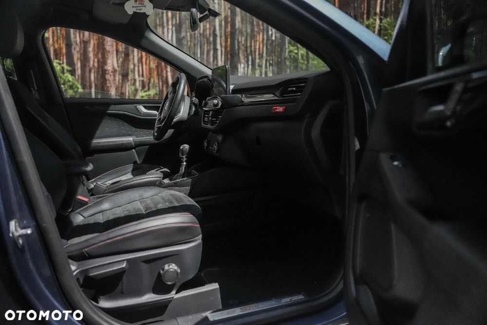 Ford Kuga 1.5 EcoBoost FWD ST-Line X - 16