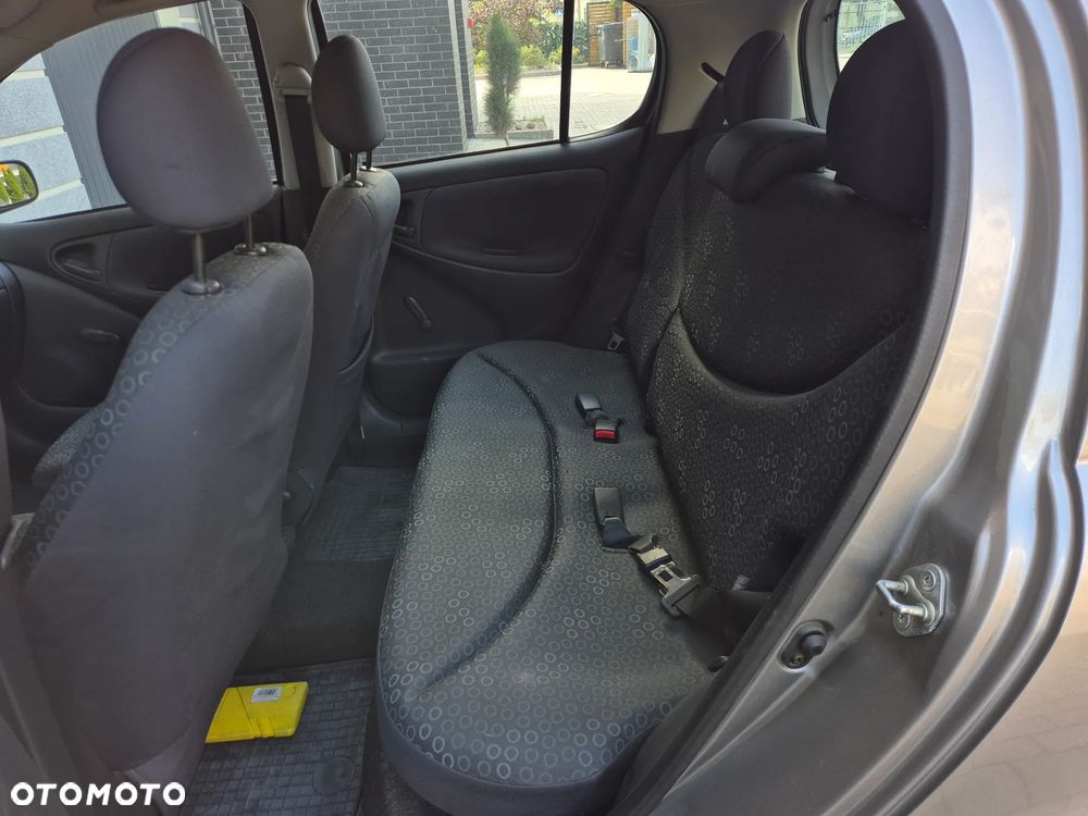 Toyota Yaris 1.0 Terra - 13