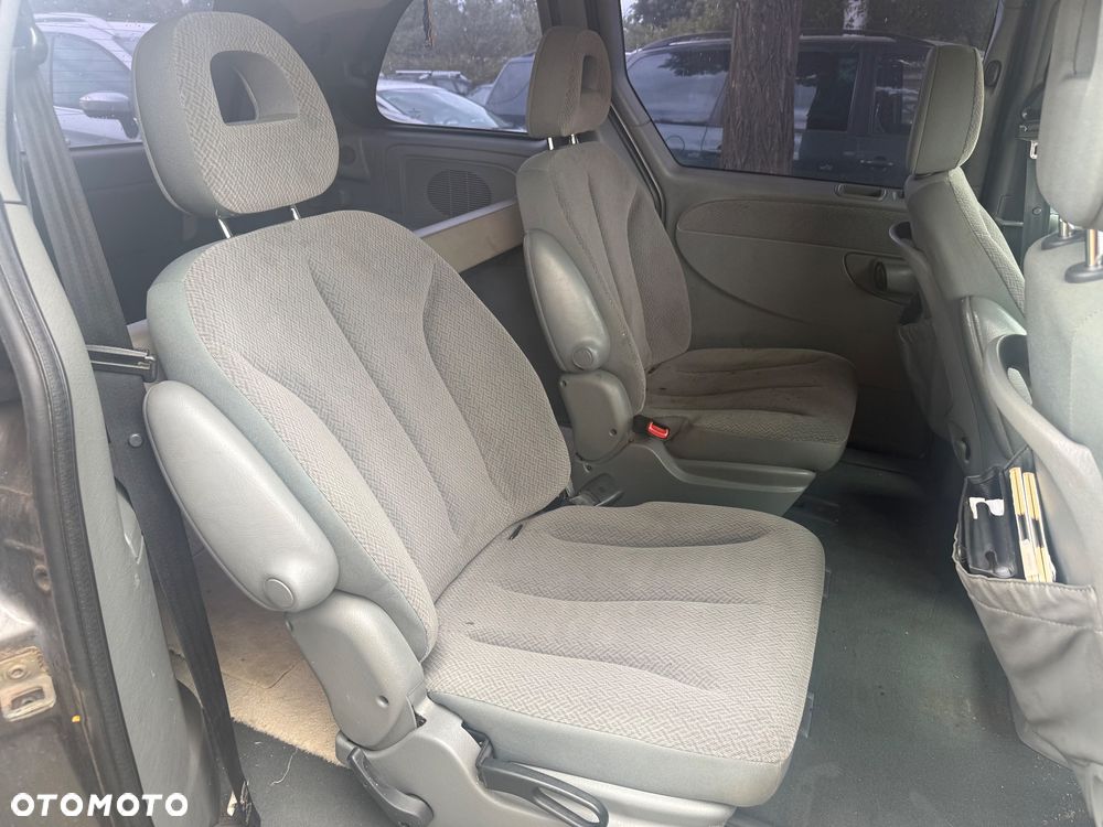 Chrysler Voyager 2.4 SE - 6