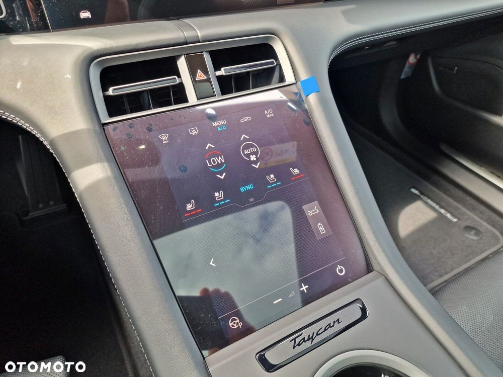 Porsche Taycan - 16