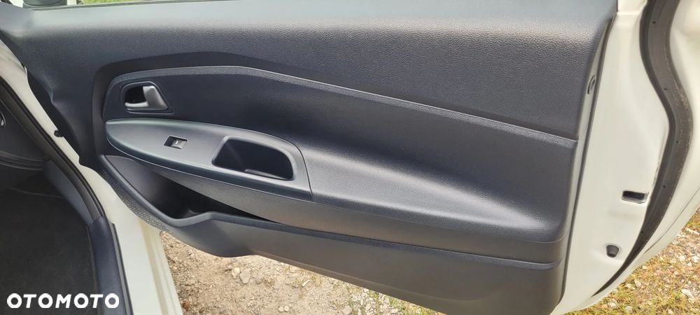 Kia Rio 1.2 Attract - 17