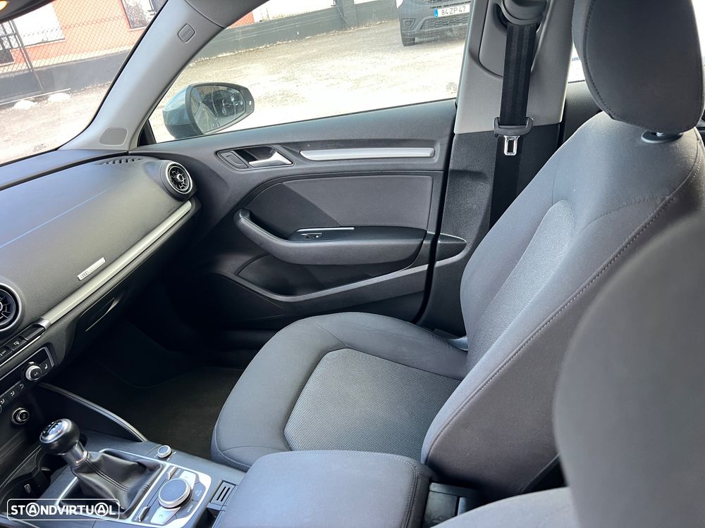 Audi A3 Sportback 1.6 TDI Sport - 12