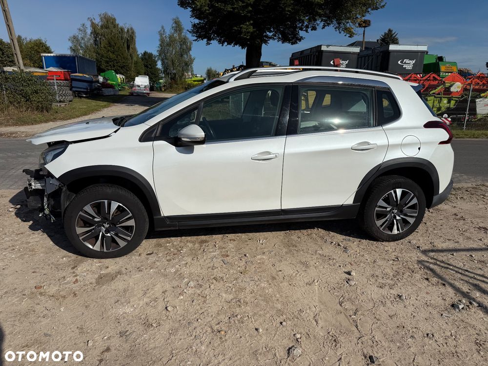 Peugeot 2008 1.2 Pure Tech Allure S&S EAT6 - 4