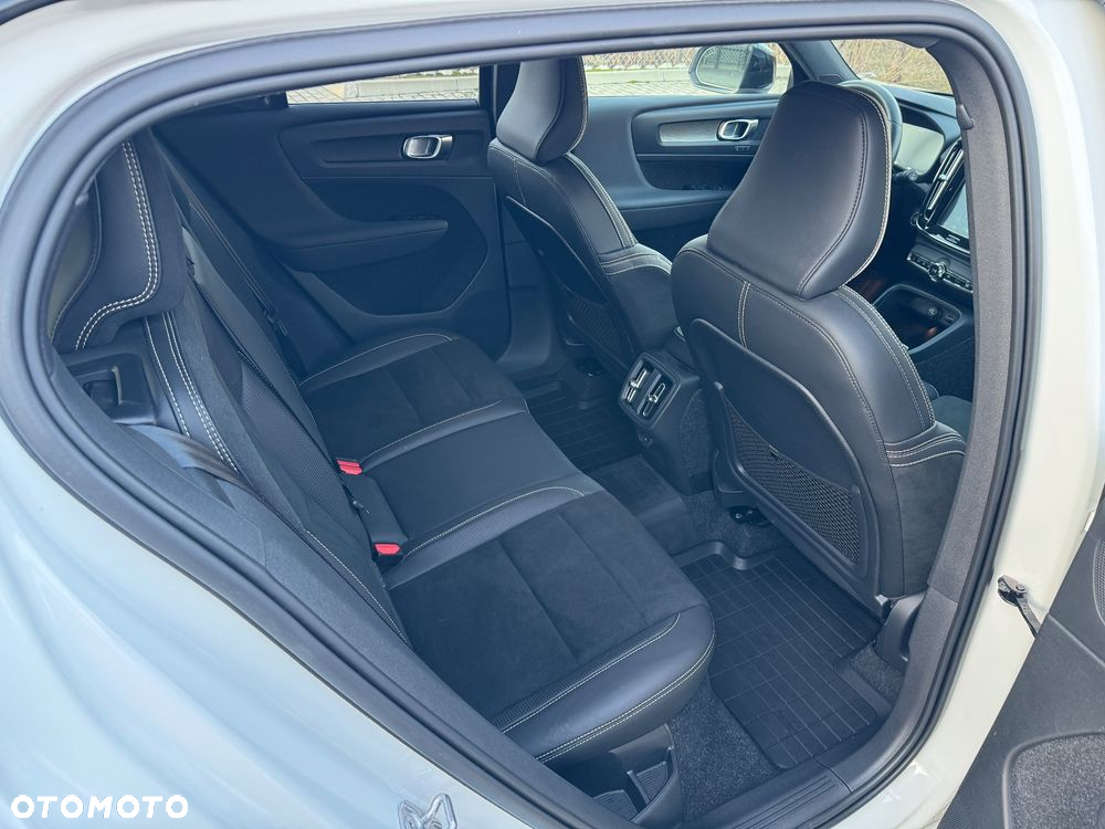 Volvo XC 40 T5 AWD R-Design - 31
