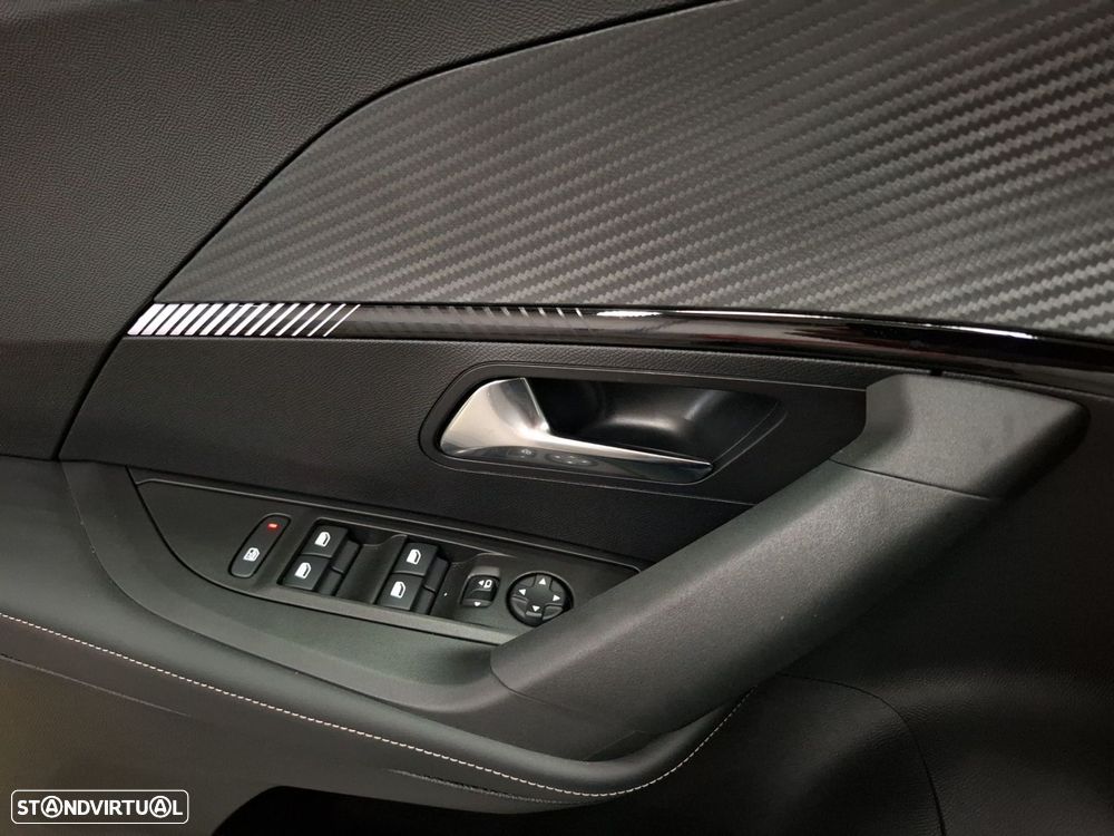 Peugeot e-2008 54 kWh Allure - 23