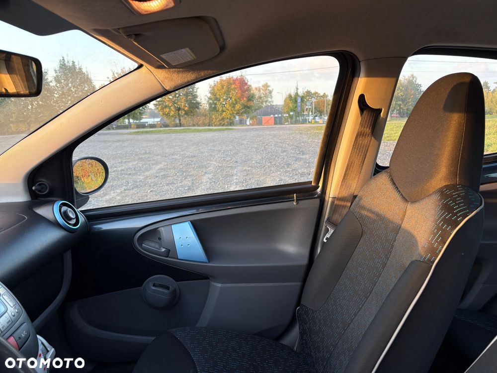 Peugeot 107 1.0 Urban Move - 12