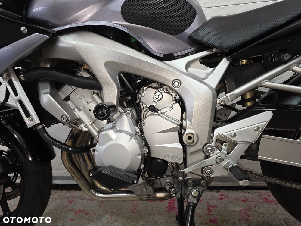 Yamaha FZ - 19