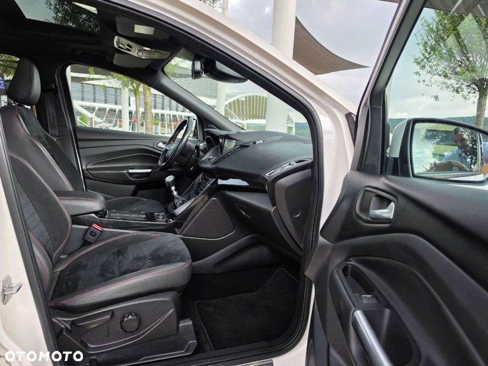 Ford Kuga - 30