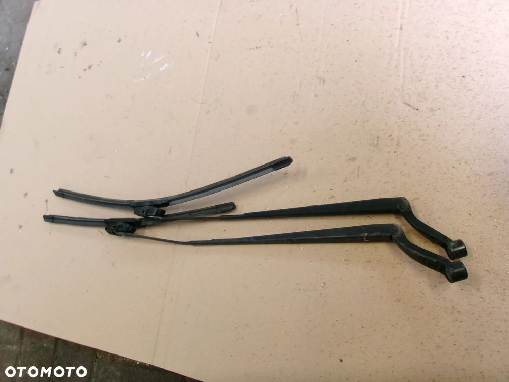 RAMIĘ RAMIONA WYCIERACZEK TOYOTA COROLLA E12  01-07  EU - 1