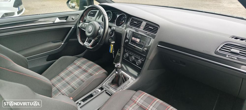 VW Golf 2.0 TSi GTi Performance - 41