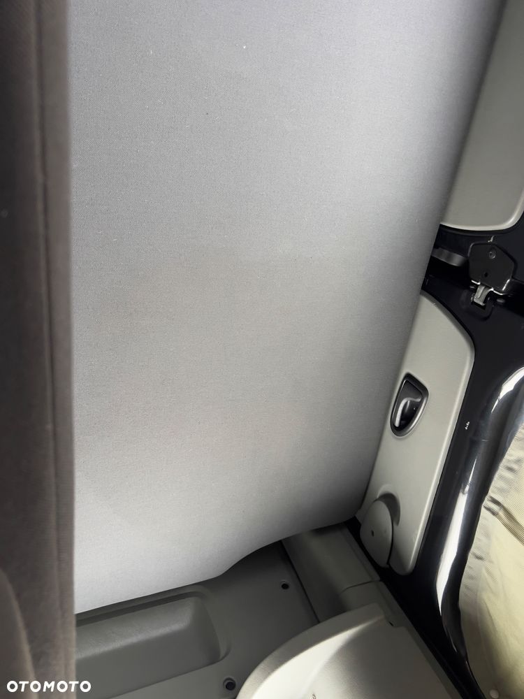 Opel Vivaro - 10
