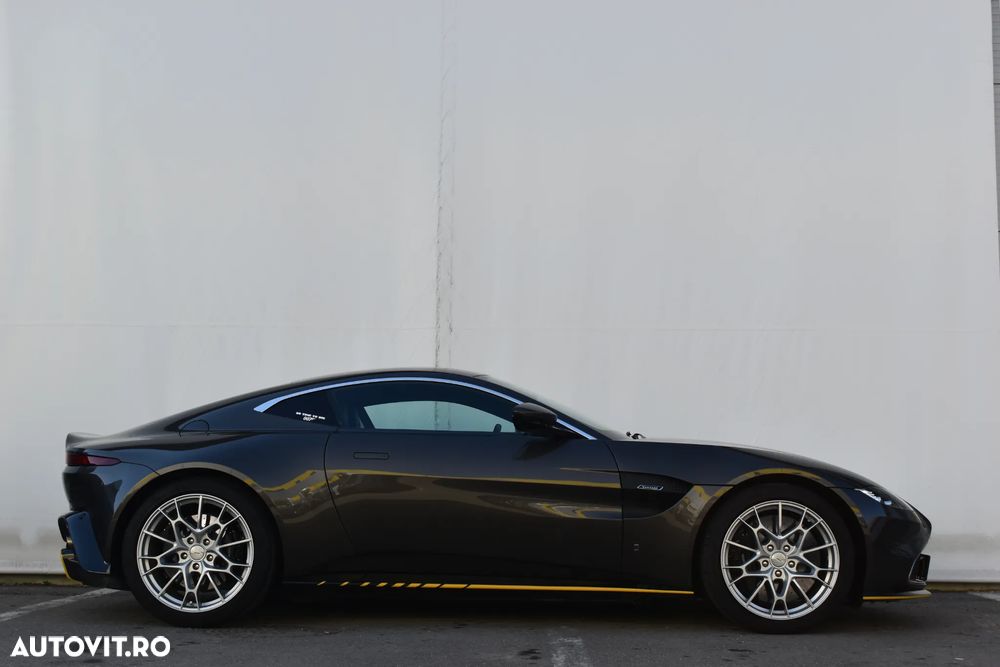 Aston Martin V8 Vantage - 7