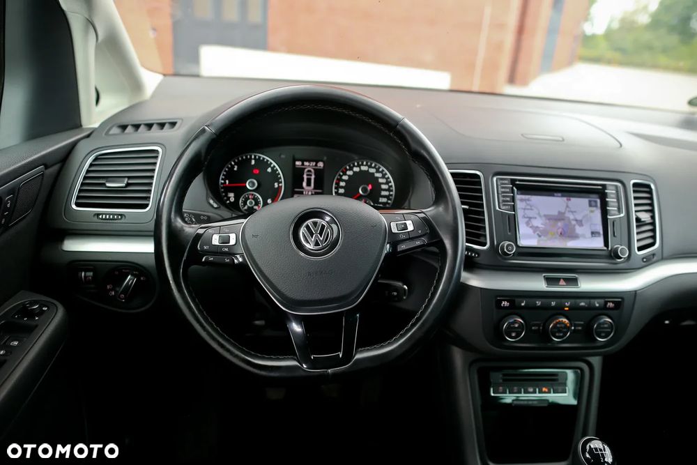 Volkswagen Sharan 2.0 TDI 4MOTION (BlueMotion Technology) Highline - 25