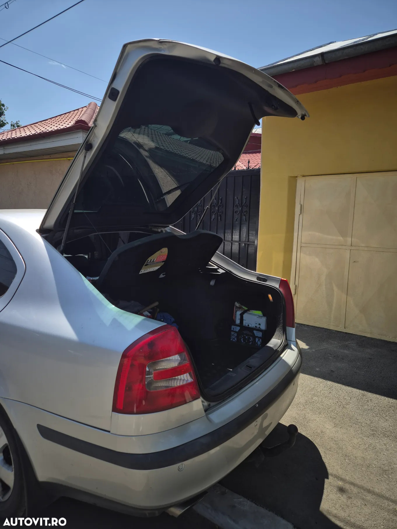 Skoda Octavia 1.6 FSI Classic - 9