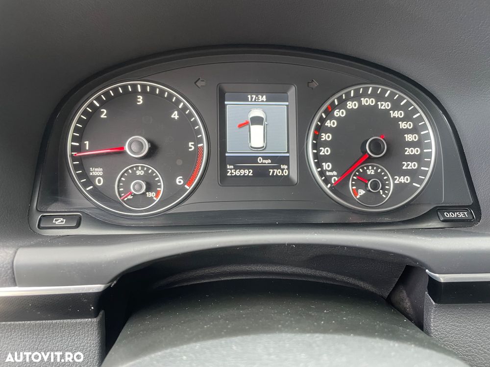 Volkswagen Touran - 27