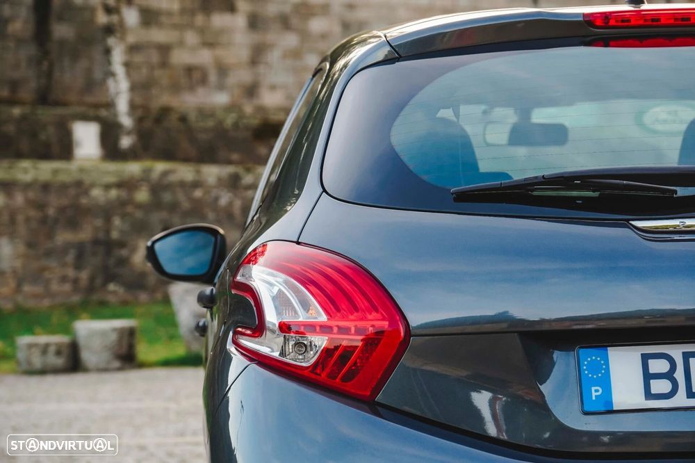 Peugeot 208 1.0 VTi Access - 32