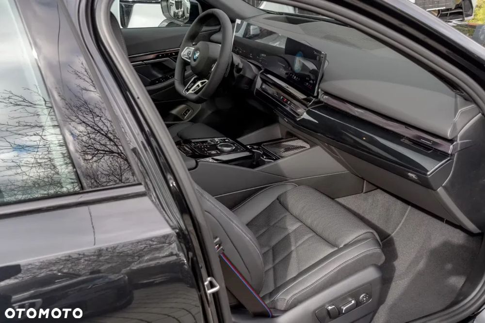 BMW Seria 5 520i mHEV M Sport - 22