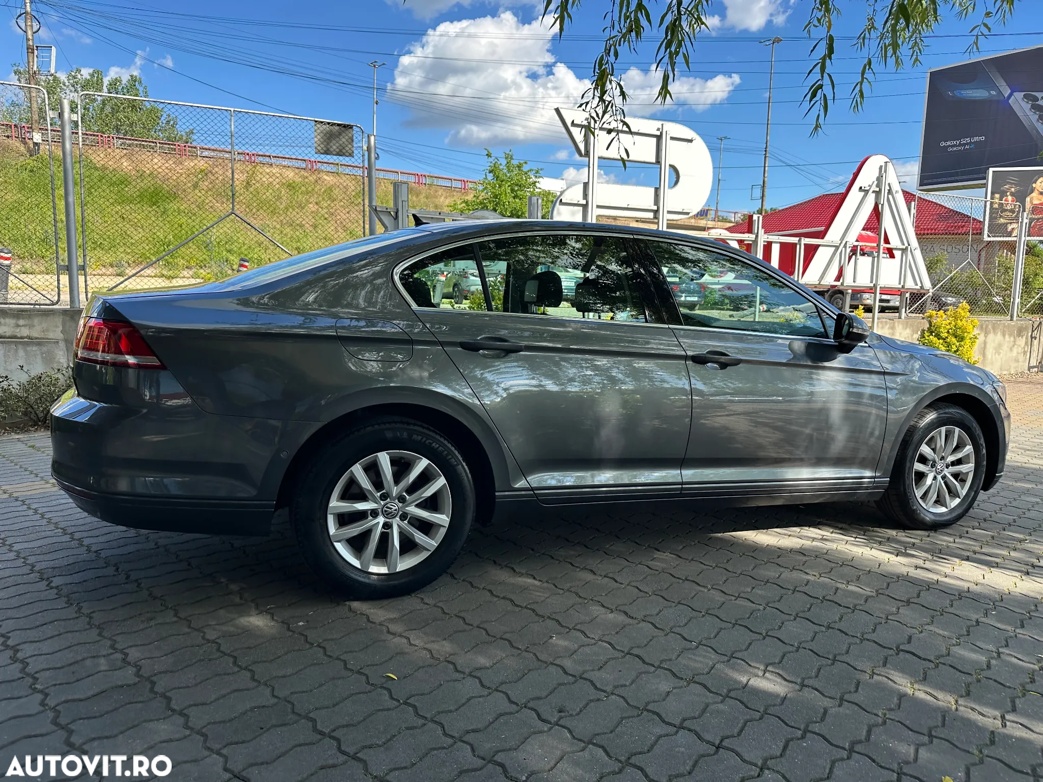 Volkswagen Passat 1.6 TDI (BlueMotion Technology) DSG Comfortline - 15