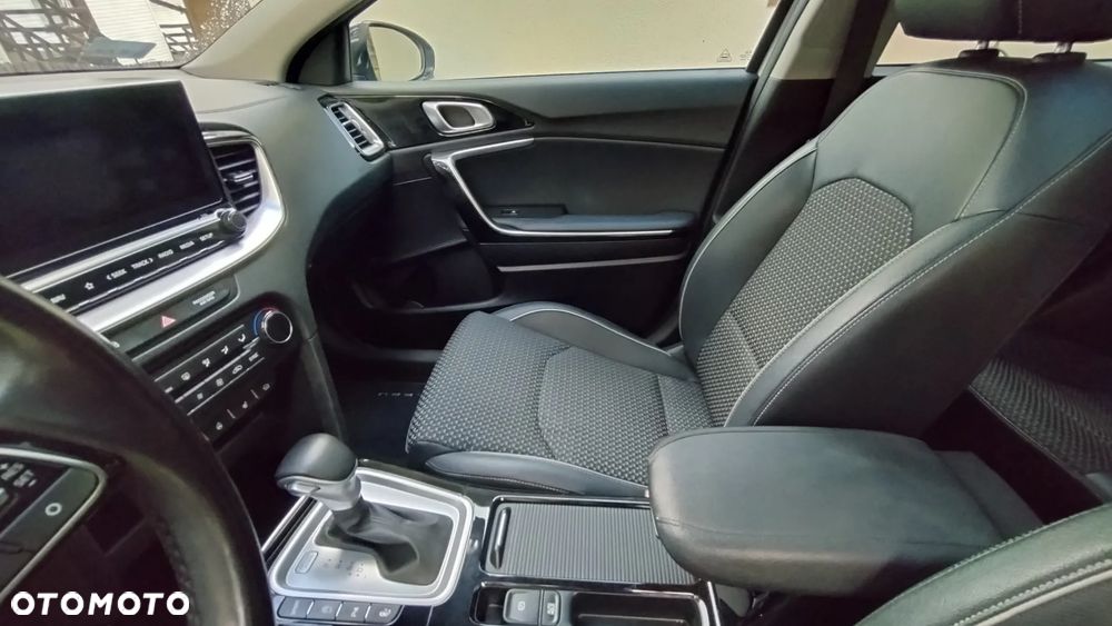 Kia XCeed 1.5 T-GDI L Business Line DCT - 33