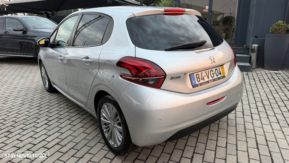 Peugeot 208 2018 photo 4