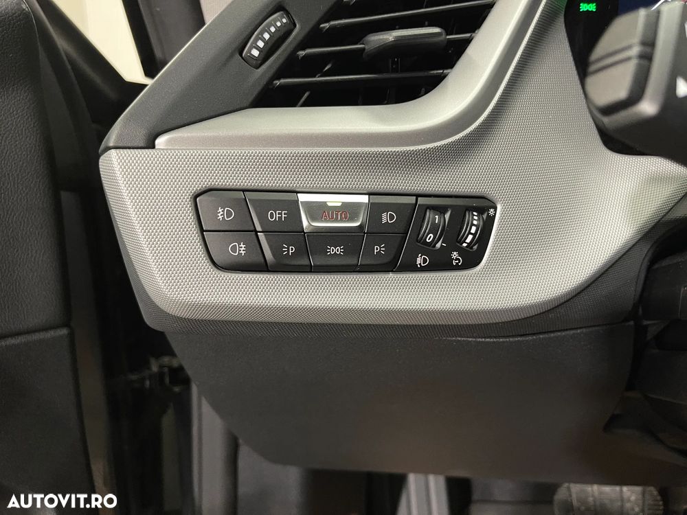 BMW Seria 2 218d Aut. Advantage - 25