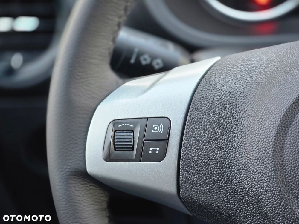 Opel Corsa 1.4 16V Satellite - 27