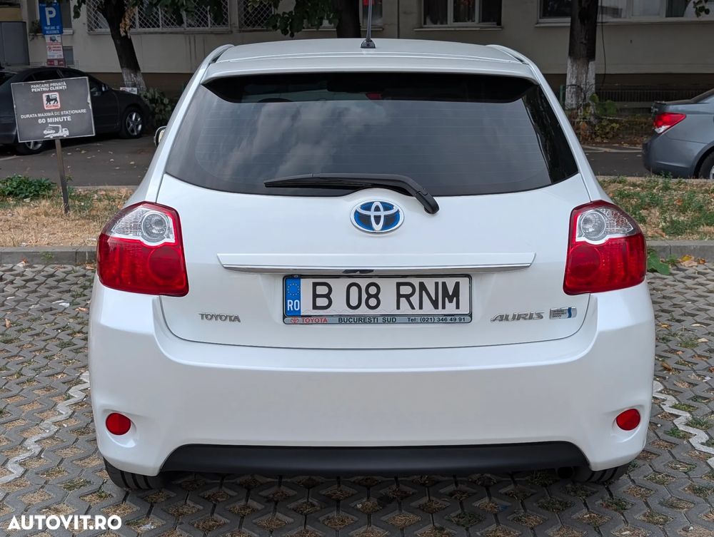 Toyota Auris 1.8 L VVT-i HSD Sol - 22