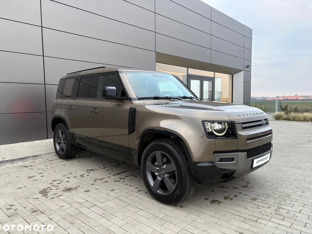 Land Rover Defender - 2