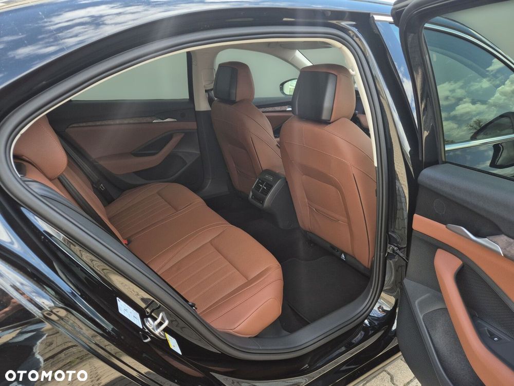 Skoda Superb 2.0 TDI SCR 4x4 L&K DSG - 17