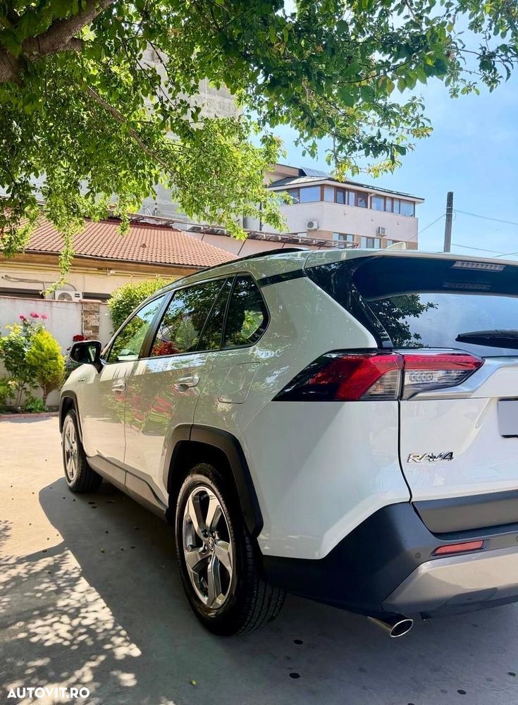 Toyota RAV4 - 3
