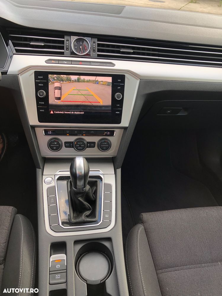 Volkswagen Passat 1.6 TDI DSG Comfortline - 14